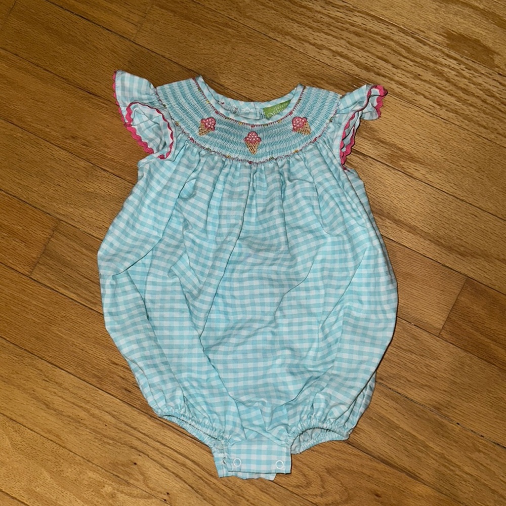 Smocked bubble